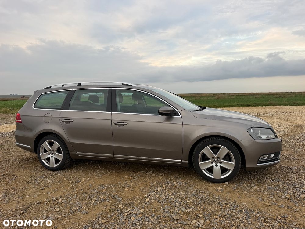 Volkswagen Passat 2.0 Blue TDI SCR Highline - 18