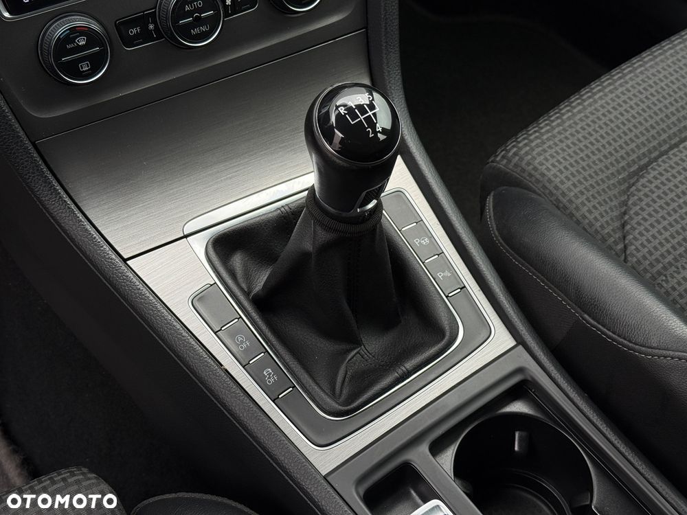 Volkswagen Golf - 20