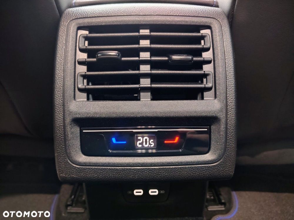 Volkswagen Golf - 23