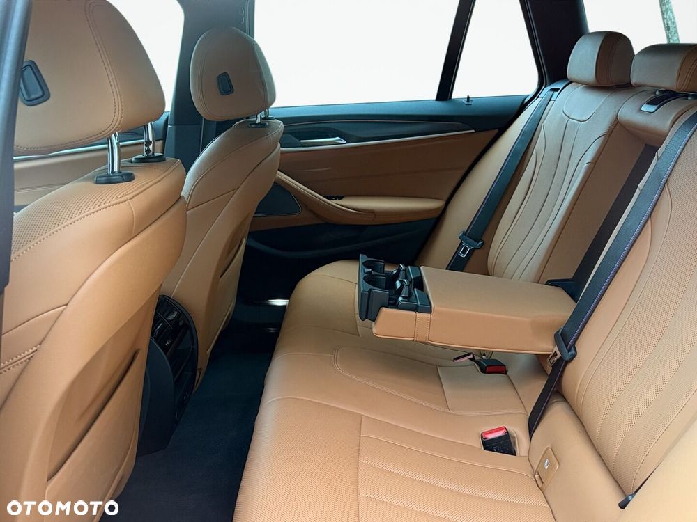 BMW Seria 5 530i xDrive mHEV M Sport sport - 10