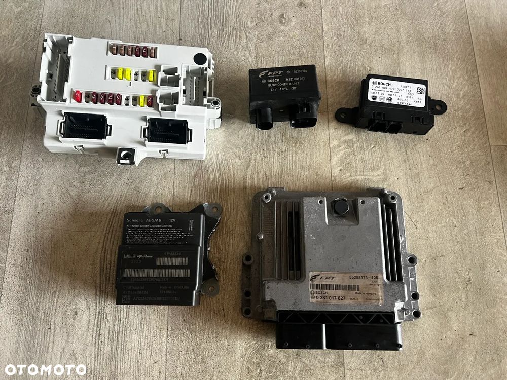 STEROWNIK SILNIKA FIAT 500 1.6 MJ 0281017827 55263139 MODUŁ BEZPIECZNIKÓW 51965992 PRZEKAŹNIK ŚWIEC ŻAROWYCH 55203394 STEROWNIK PDC 51974644 MODUŁ AIRBAG 51964430 CENY W OPISIE - 1