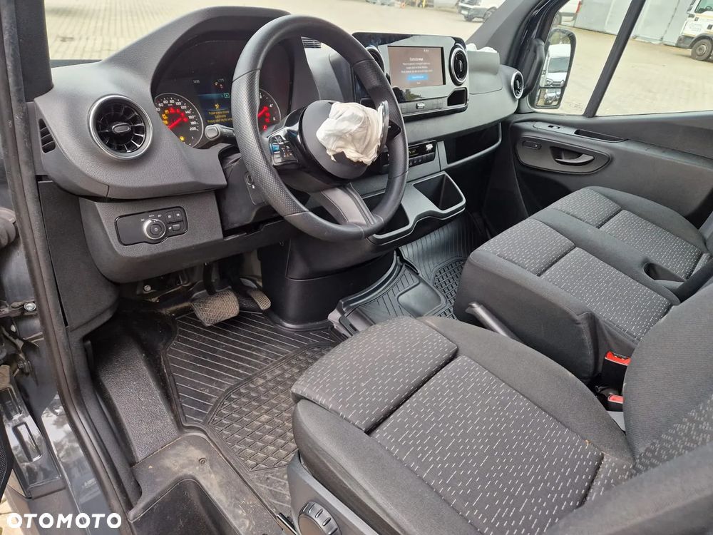 Mercedes-Benz 317 Sprinter - 17