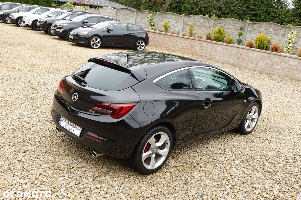Opel Astra 1.6 Turbo Cosmo - 3