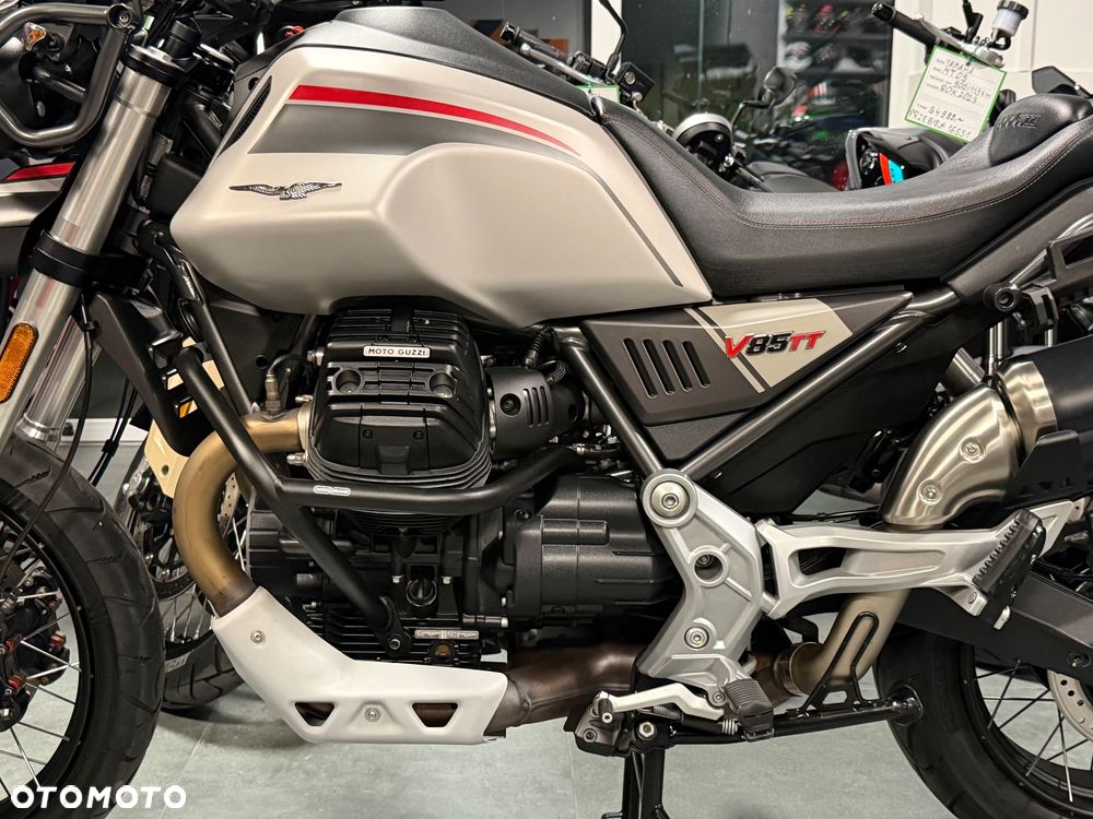 Moto Guzzi V85 - 33