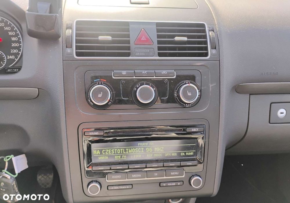 Volkswagen Touran - 15