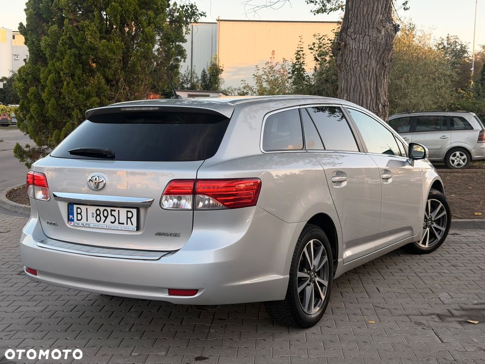 Toyota Avensis 1.8 Sol plus NAVI - 8
