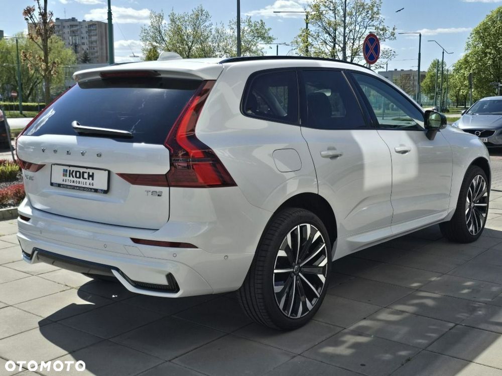 Volvo XC 60 T8 Plug-In Hybrid AWD Ultra Dark - 3