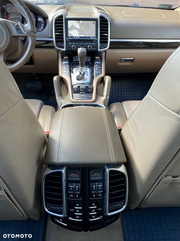 Porsche Cayenne Diesel Platinum Edition - 34