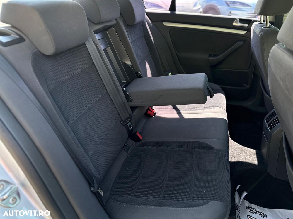 Volkswagen Jetta 1.9 TDI Comfortline - 19