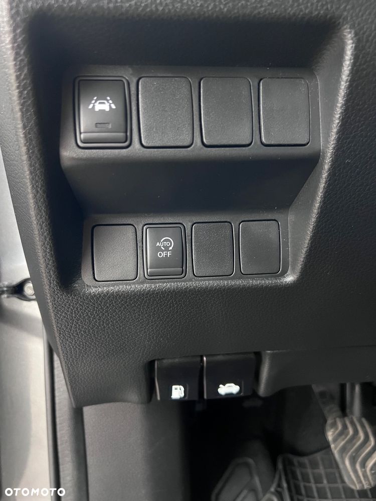 Nissan Qashqai 1.3 DIG-T N-Connecta - 30