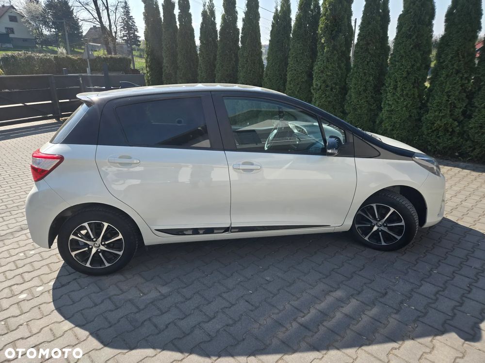 Toyota Yaris 1.5 Premium - 1