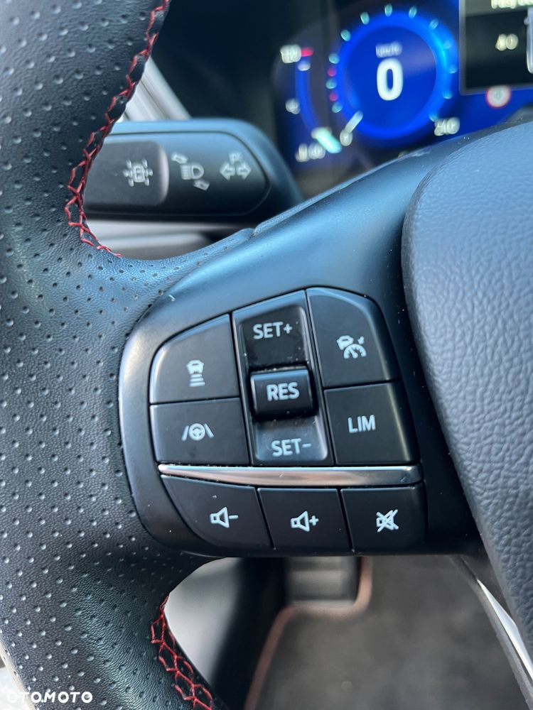 Ford Kuga - 21