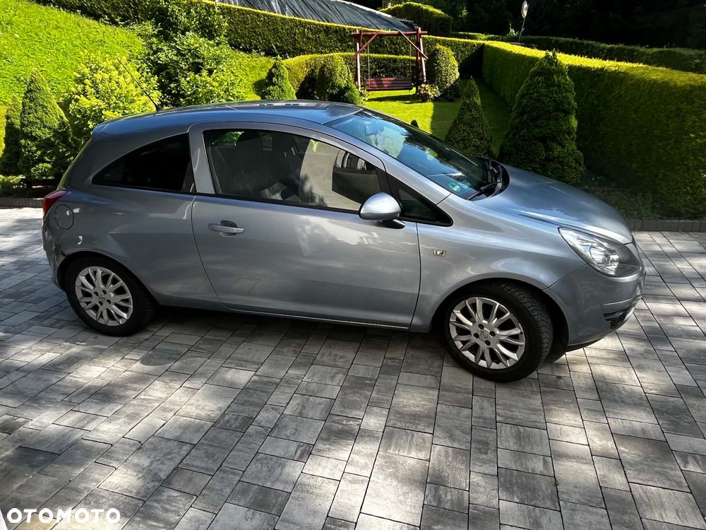 Opel Corsa 1.2 16V Essentia - 4
