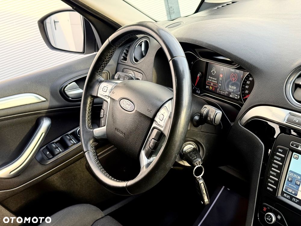 Ford S-Max - 33