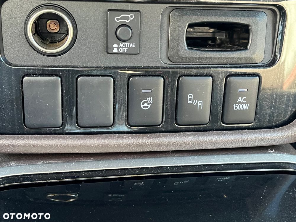 Mitsubishi Outlander - 8