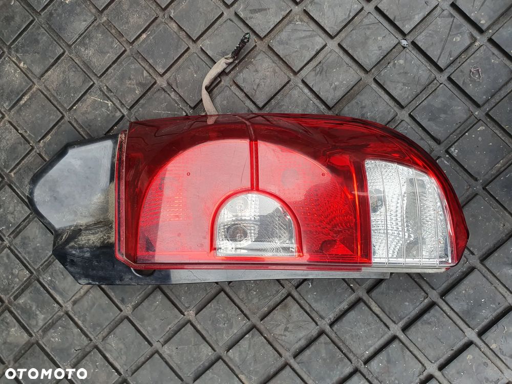 COLT VI FL Z30 LAMPA TYŁ PRAWY 5D LIFT EUROPA - 1