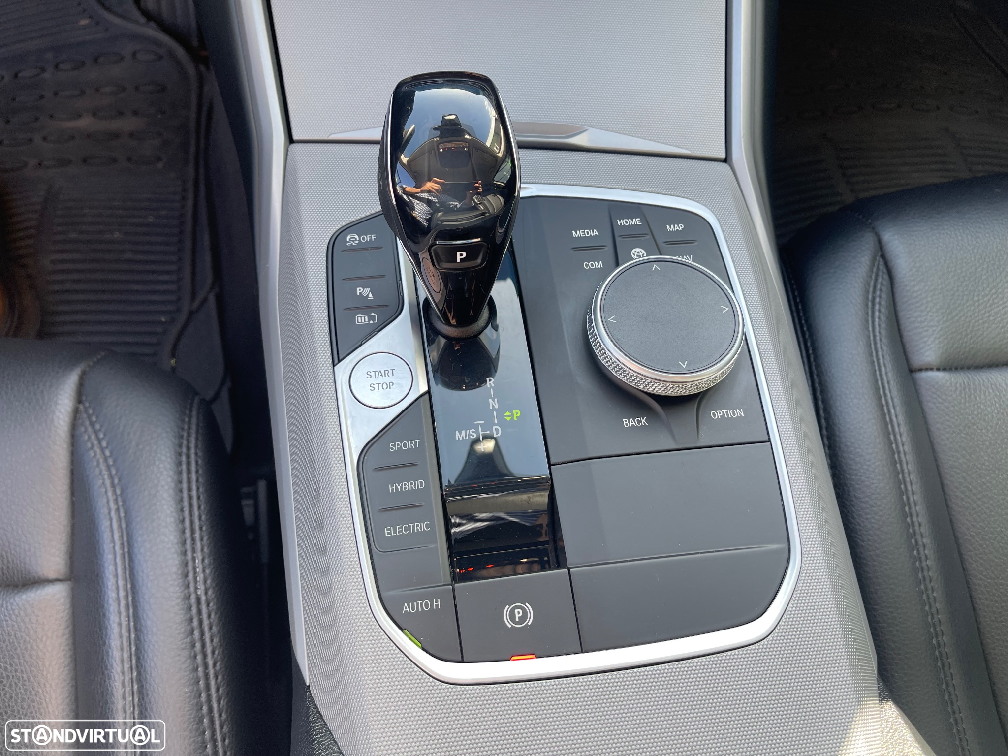 BMW 330 e Touring Line Sport Auto - 30