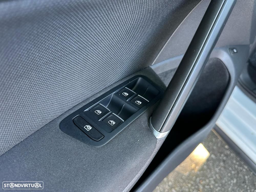 VW Golf 1.4 GTE Plug-In-Hybrid DSG - 23