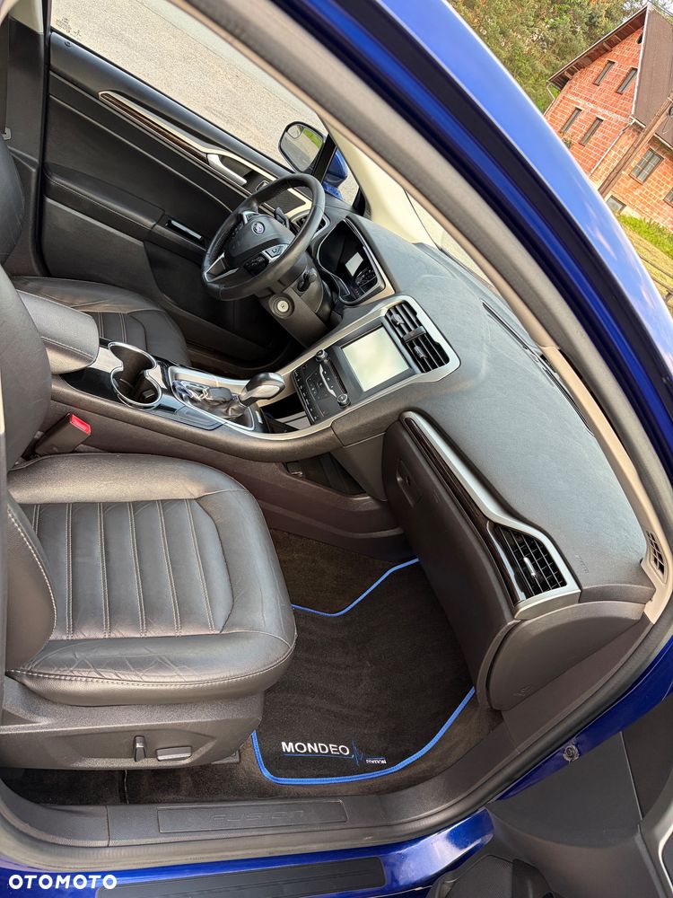 Ford Fusion - 17