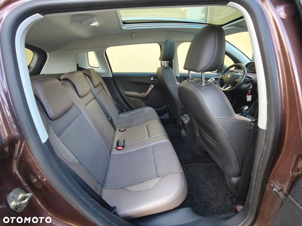 Peugeot 2008 - 12