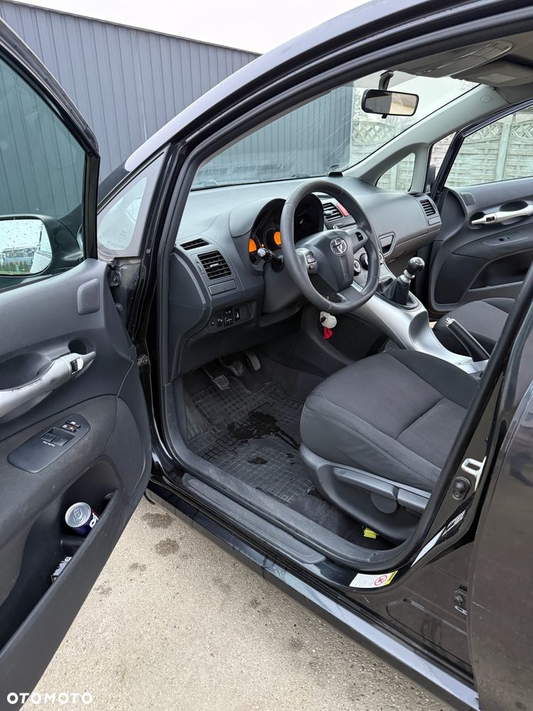 Toyota Auris 1.4 D-4D 2010 - 12