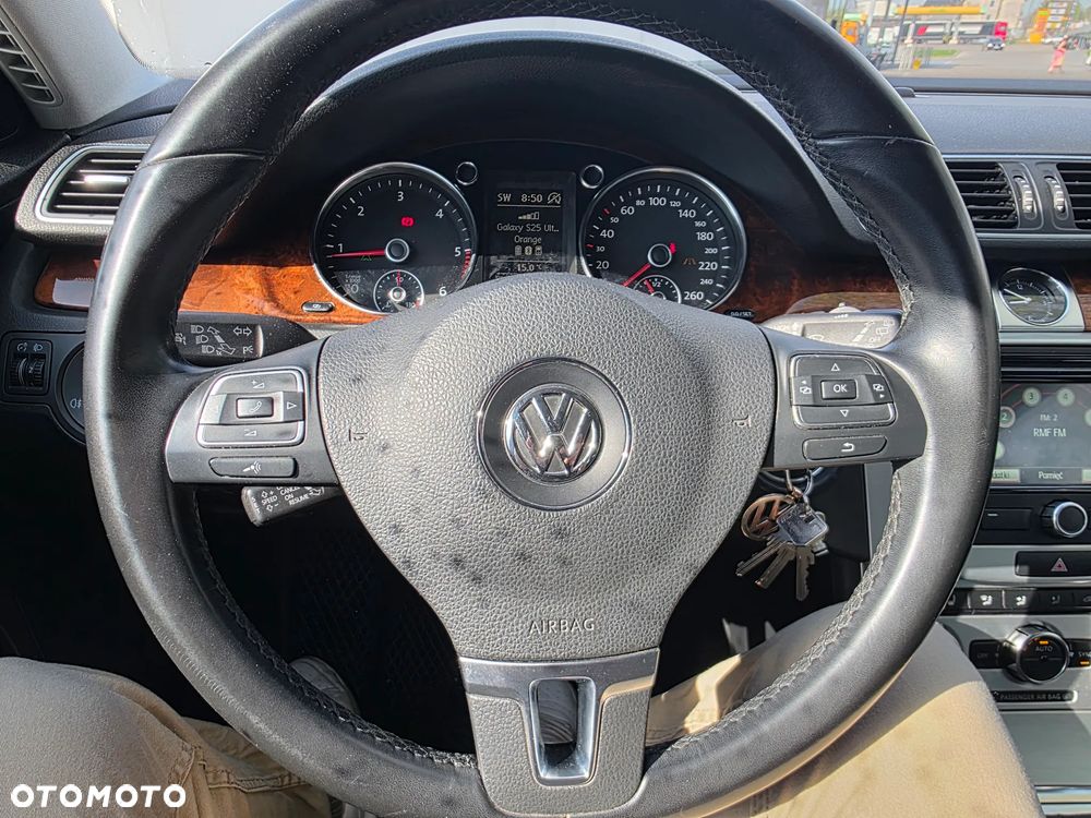 Volkswagen Passat 2.0 TDI 4Mot Highline - 22