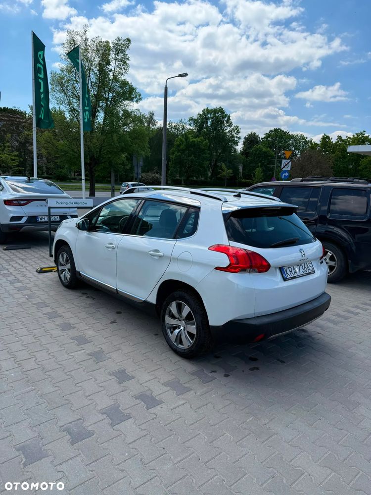 Peugeot 2008 1.2 Pure Tech Style - 5