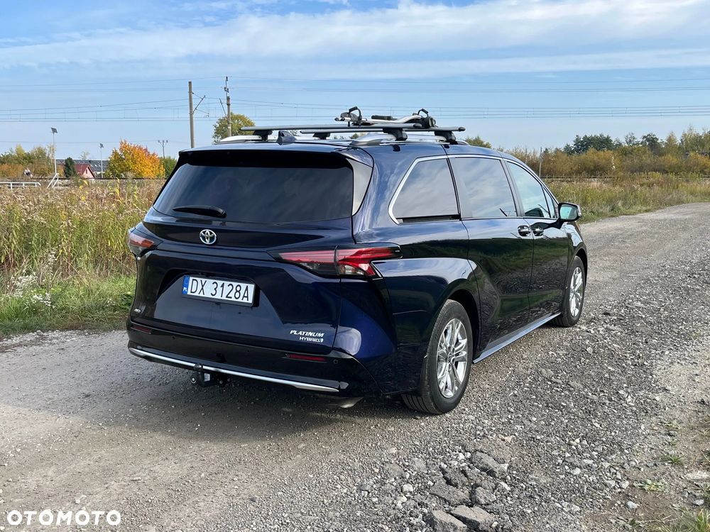 Toyota Sienna - 3