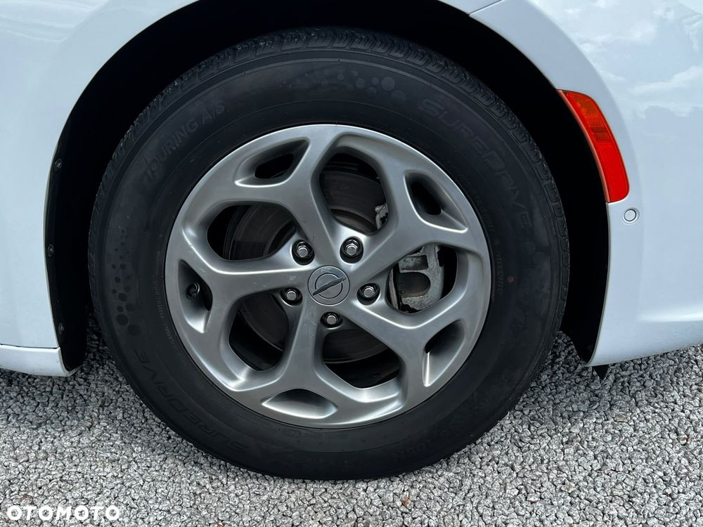 Chrysler Pacifica - 8