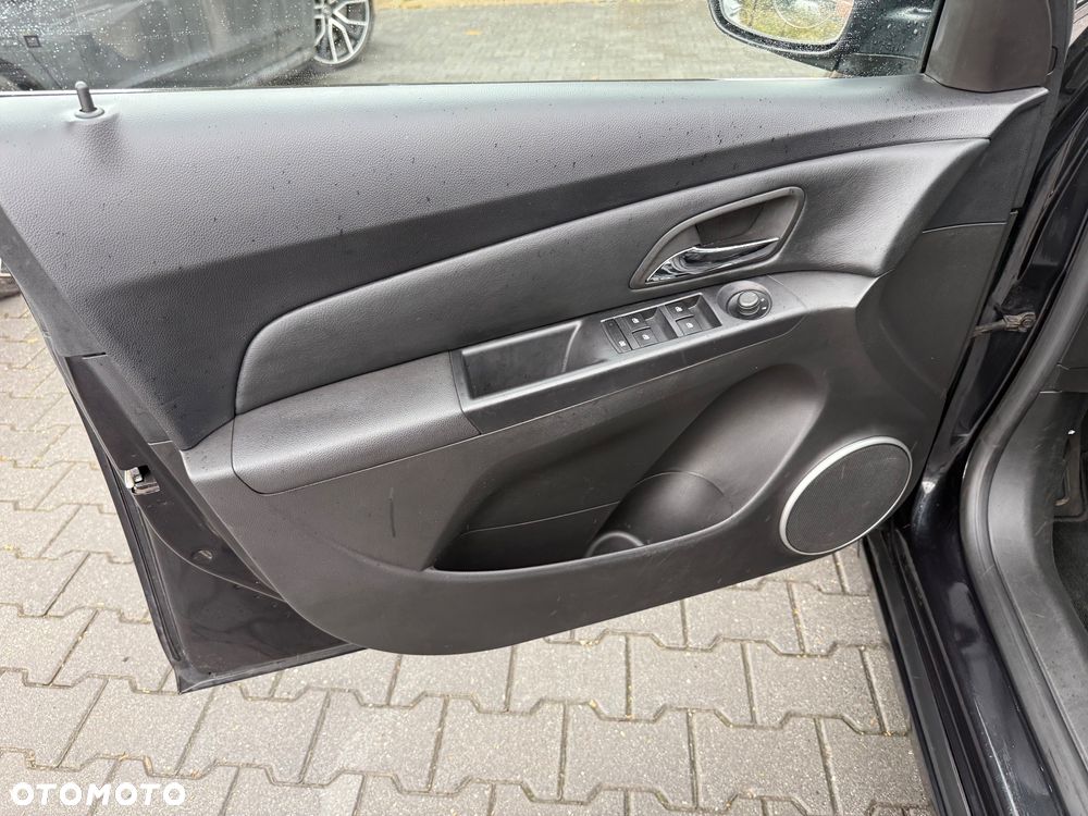 Chevrolet Cruze 1.8 LS+ - 9