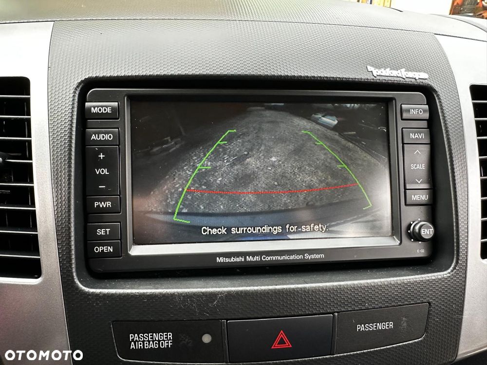 Mitsubishi Outlander 2.0 DID Instyle NAVI - 24