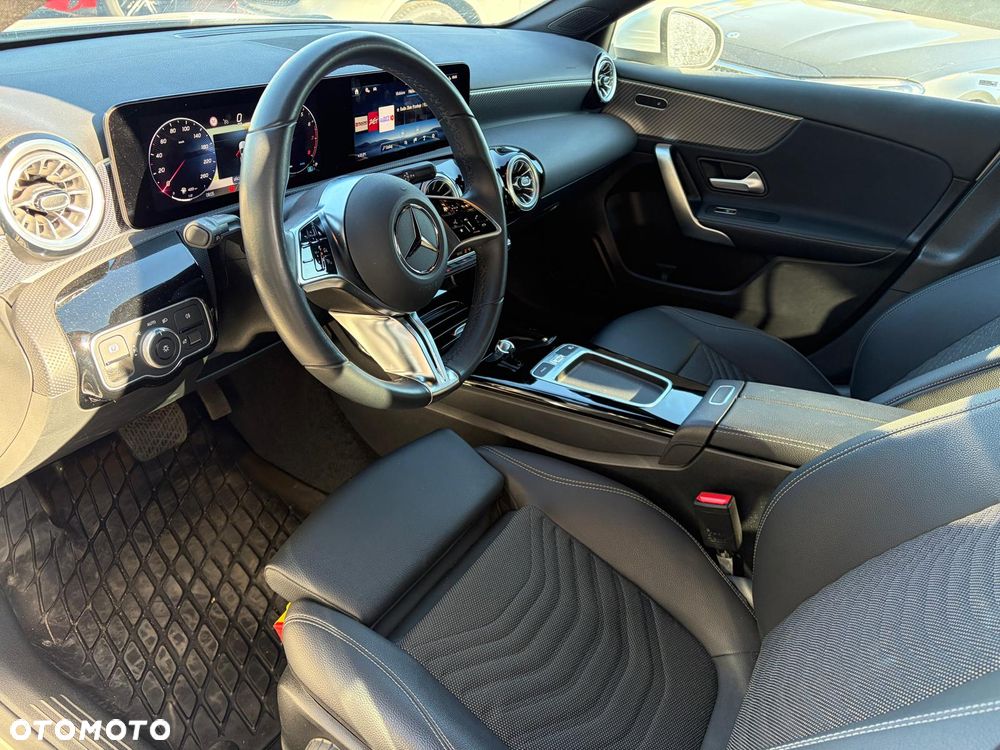 Mercedes-Benz Klasa A 220 4-Matic Progressive 8G-DCT - 6