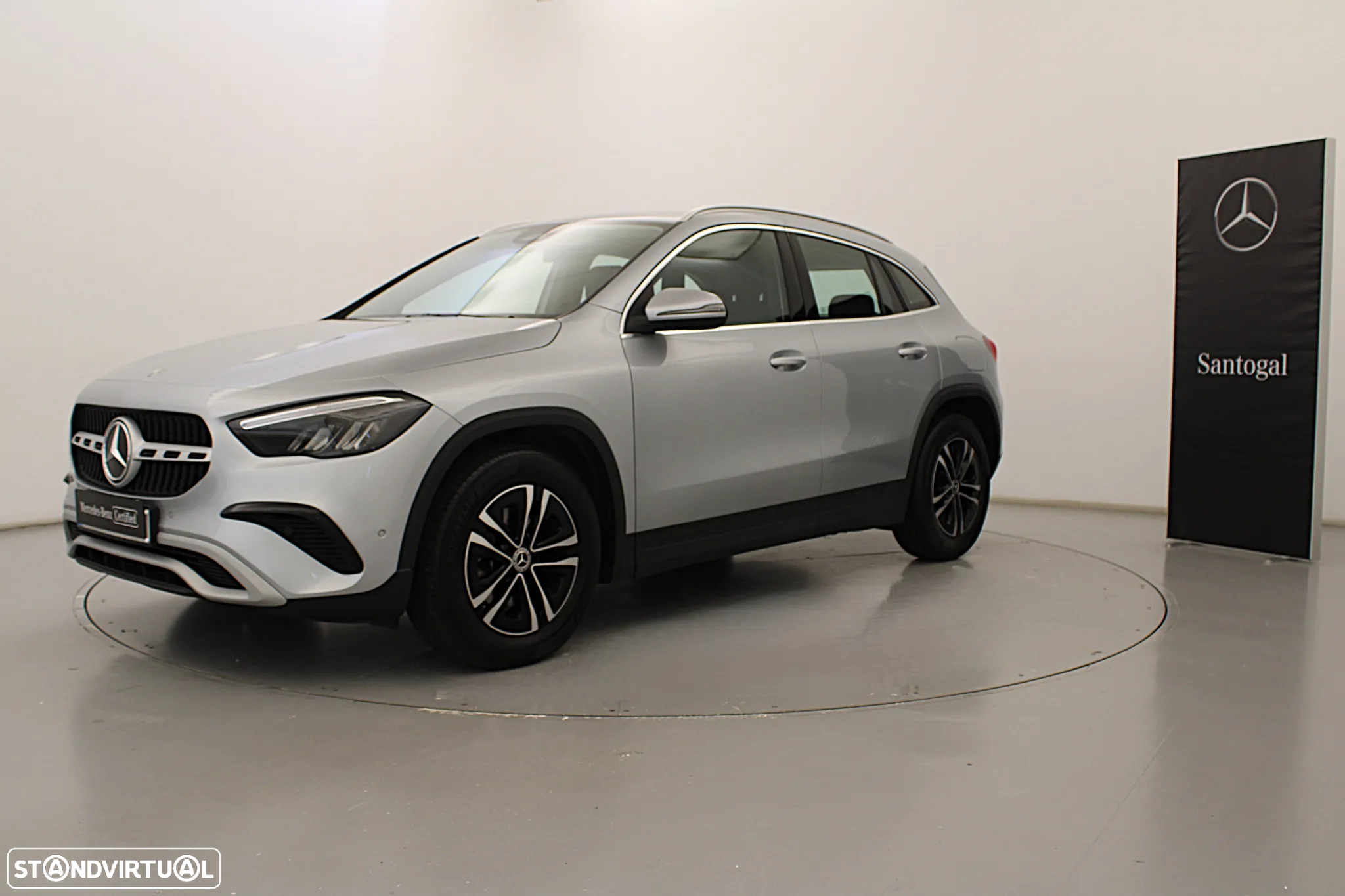 Mercedes-Benz GLA 200 Standard - 14