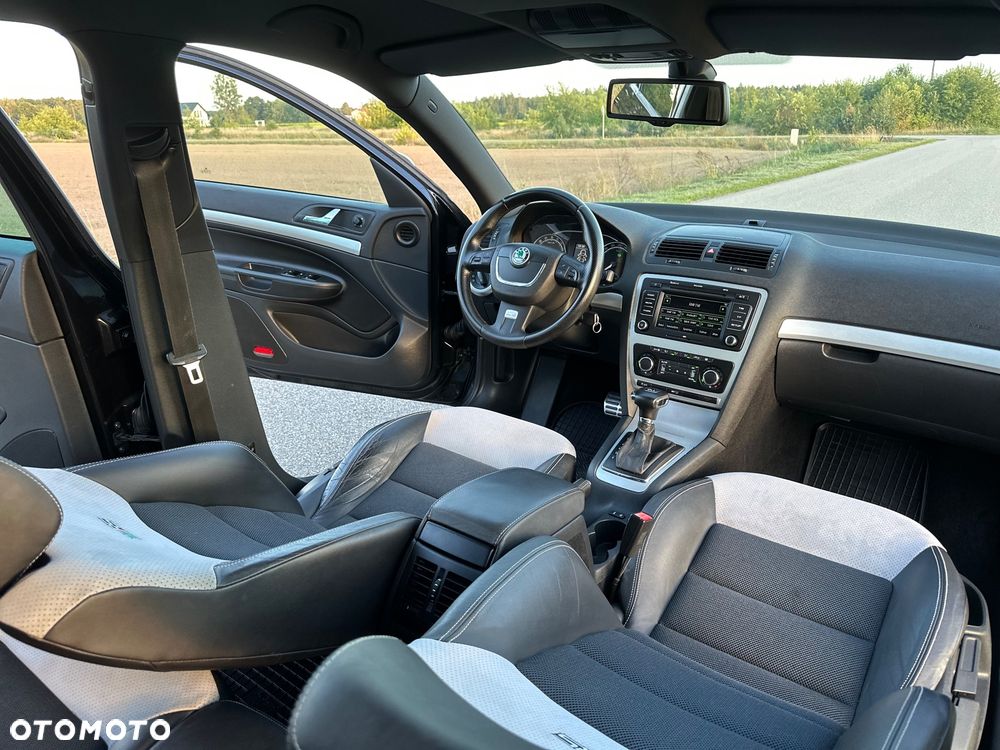 Skoda Octavia 2.0 TDI CR DPF DSG RS - 6