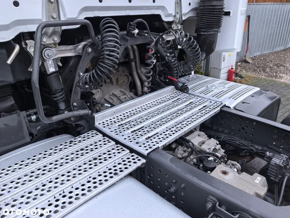 Mercedes-Benz Actros L 1851 LSnRL * Olejowy Retarder * GigaSpace * 2 zbiorniki * LED * - 17