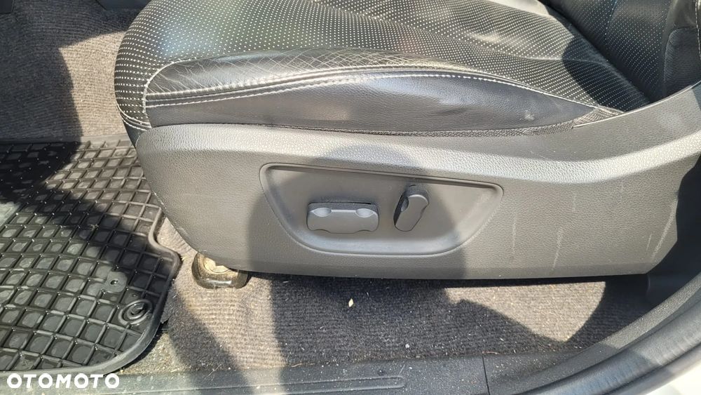 Mitsubishi L200 2.4 d DC Instyle Premiere Edition - 14