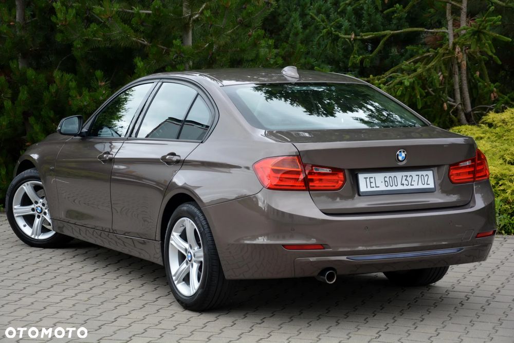 BMW Seria 3 318d Blue Performance Sport Line - 17