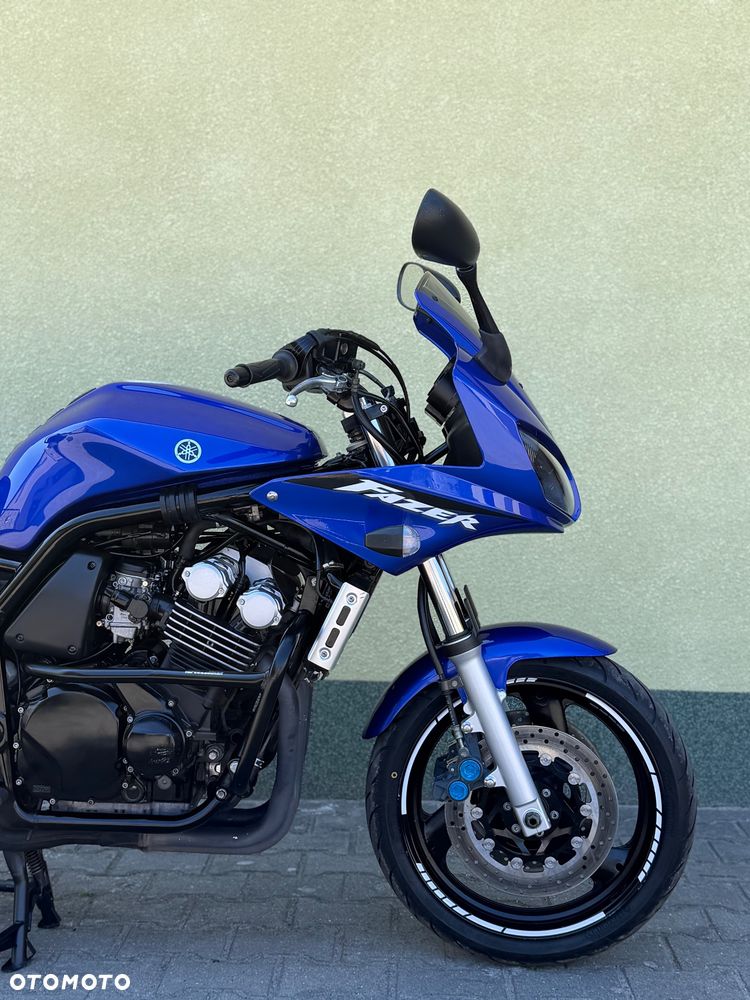 Yamaha FZS - 6