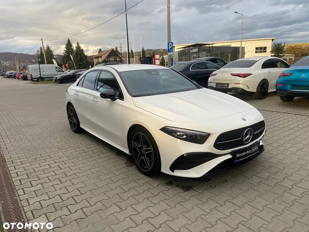 Mercedes-Benz Klasa A 200 AMG Line 7G-DCT - 3