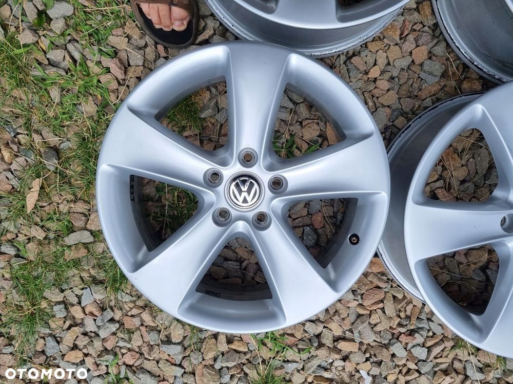 VW 3C8 PASSAT, AUDI Q3,Q2,SKODA ,SEAT 6.5X17 ET39 5X112 bdb stan - 5