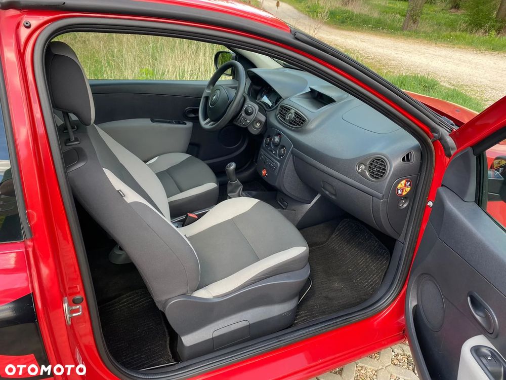Renault Clio - 16