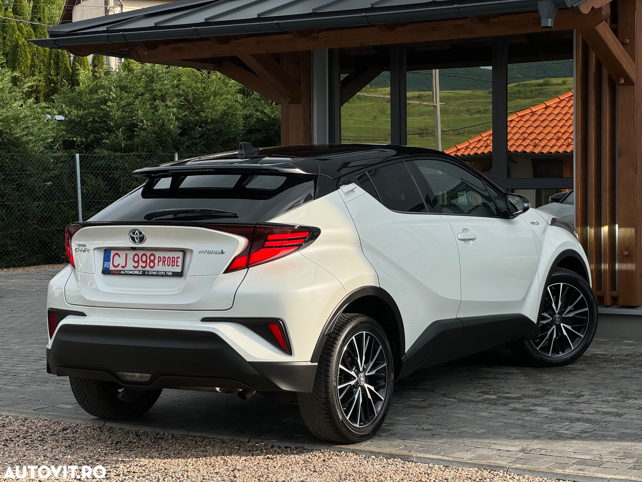 Toyota C-HR 1.8 Hybrid Black&White - 3