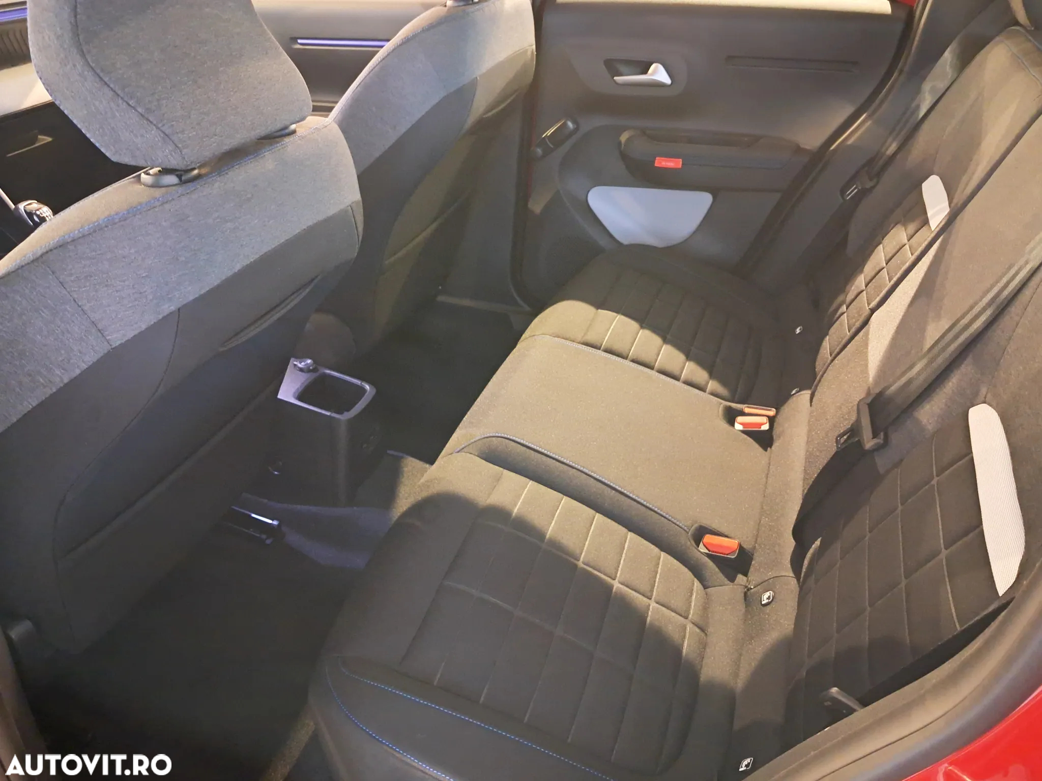 Citroën C3 1.2 PureTech 100 S&S BVM6 PLUS - 19