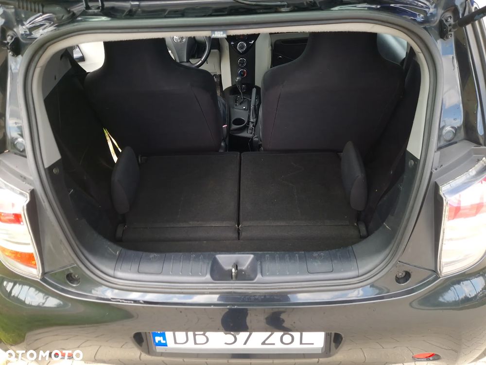 Toyota iQ 1.0 Luna CVT - 9