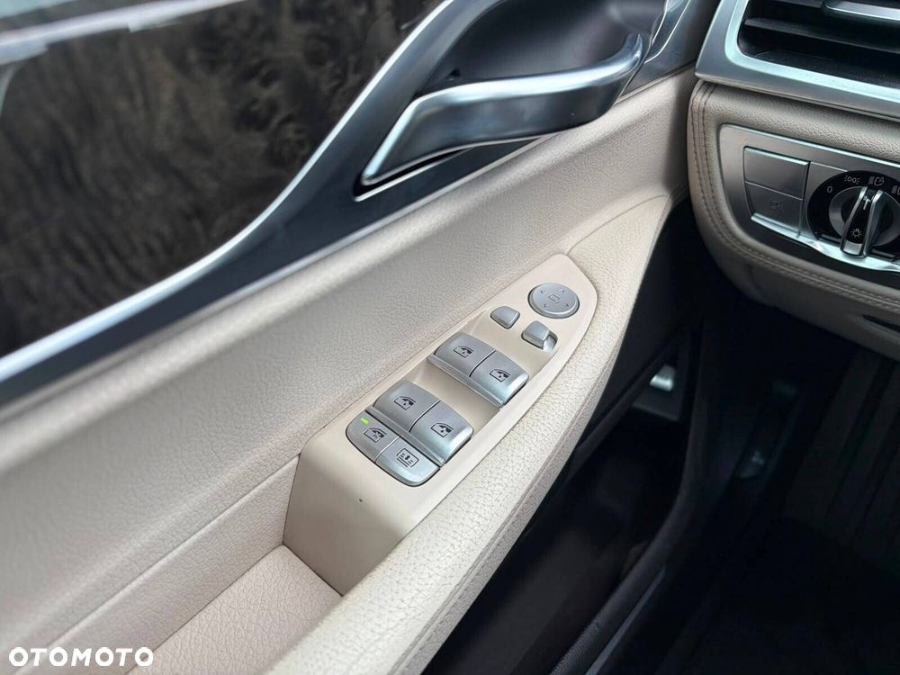 BMW Seria 7 - 20