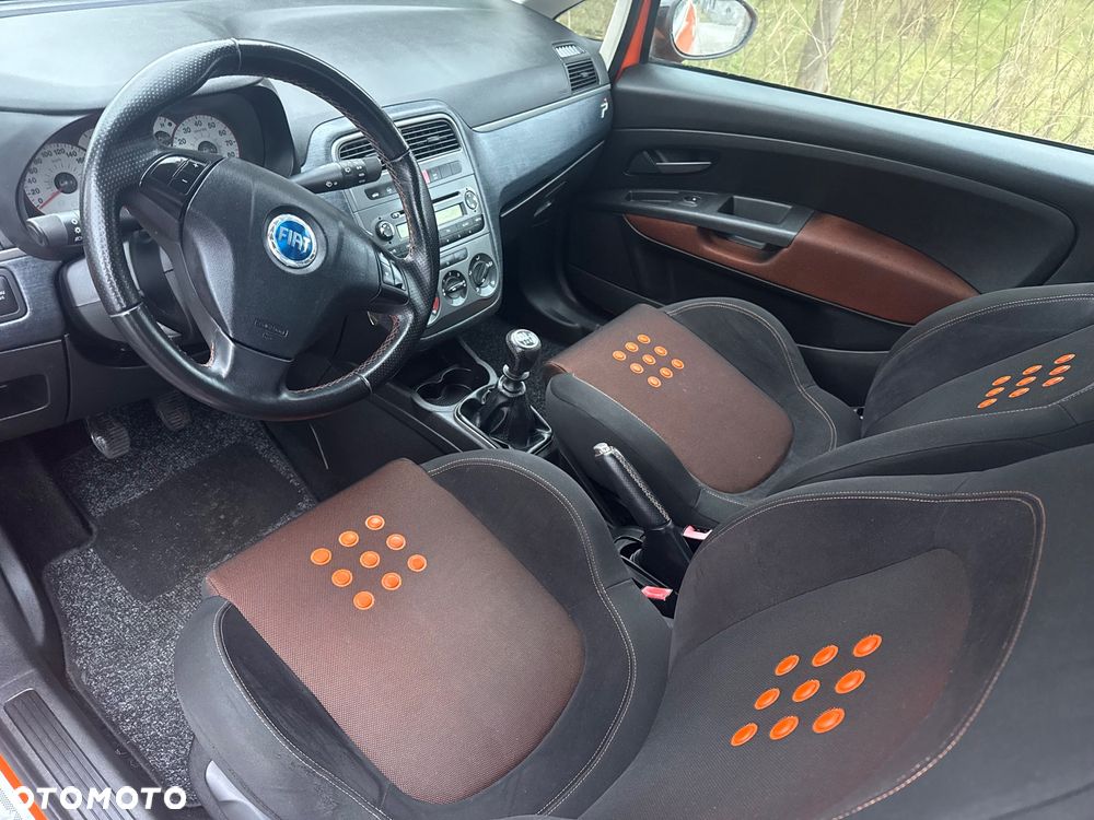 Fiat Grande Punto - 15