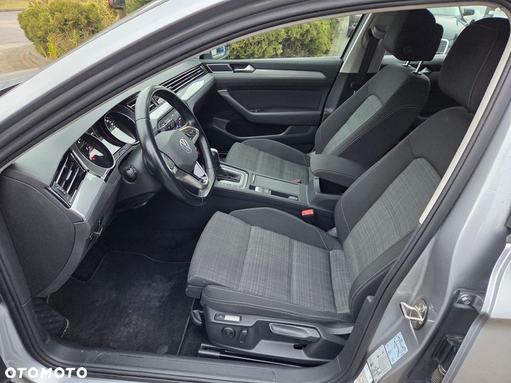 Volkswagen Passat 2.0 TDI SCR DSG Business - 13