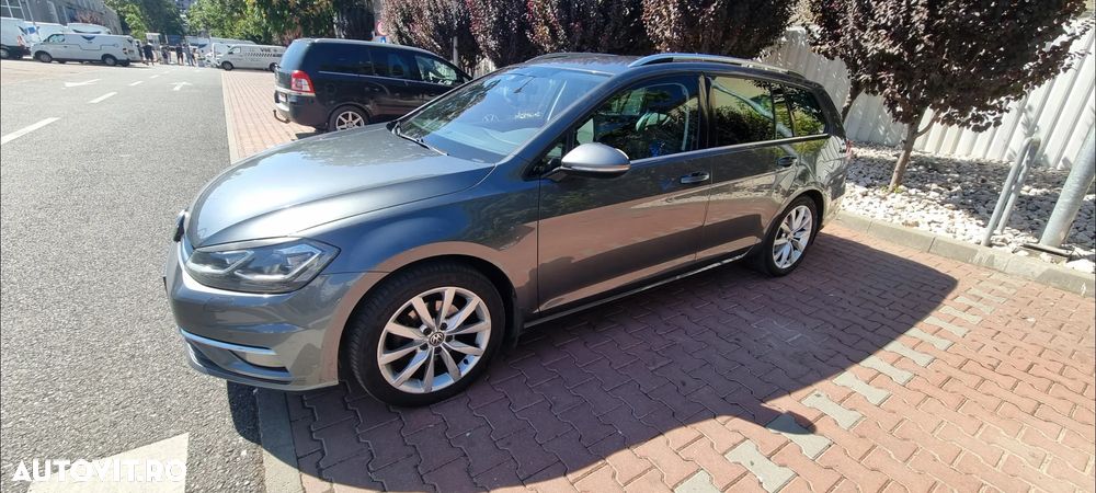 Volkswagen Golf - 1
