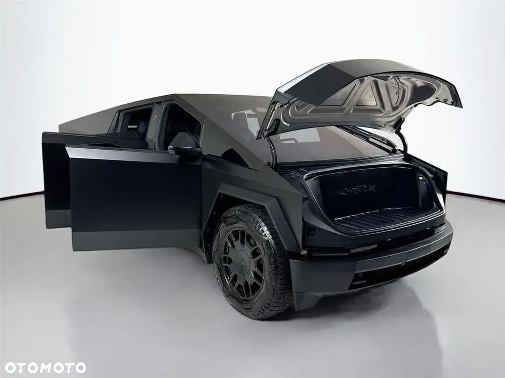 Tesla Cybertruck - 9