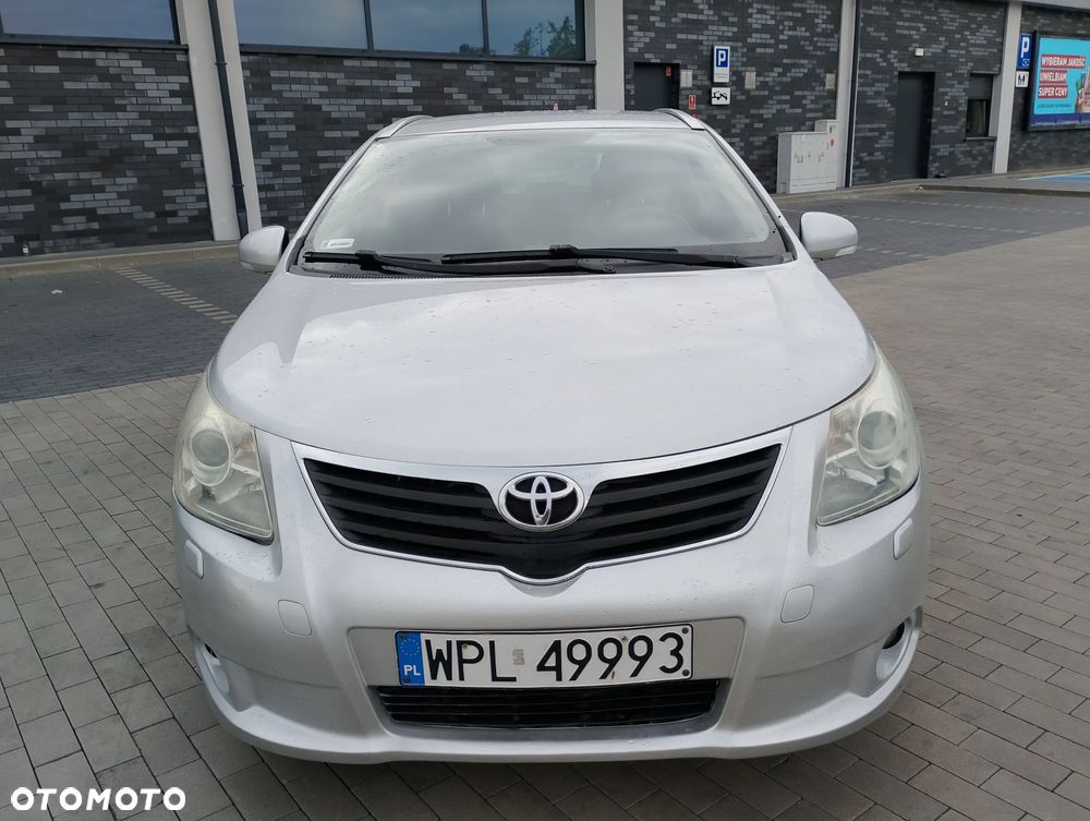 Toyota Avensis 2.0 D-4D Luna - 2